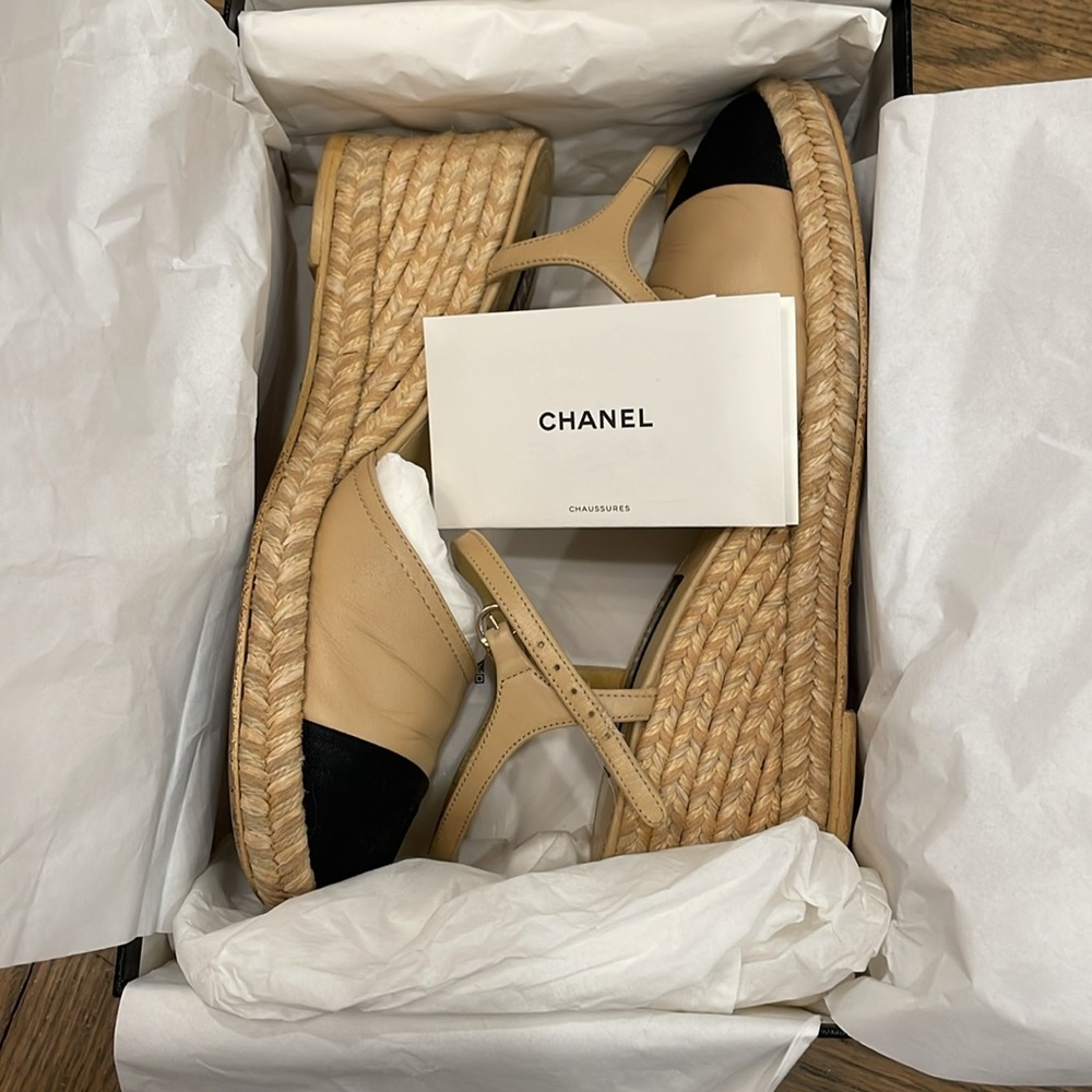 CHANEL Espadrilles Sandals Black Beige Wedge CC Captoe - Picture 6 of 9